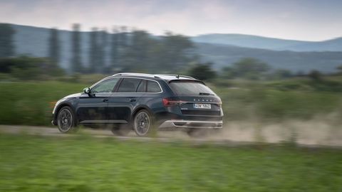 Thumb nova skoda superb scout 2019 slovenske ceny autozurnal.com 25