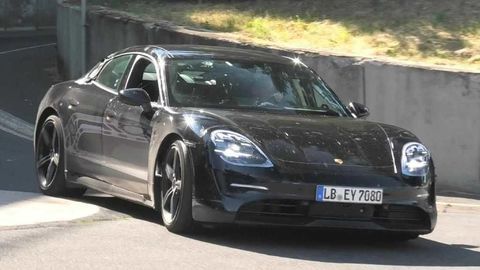 Thumb porsche taycan spied at nurburgring