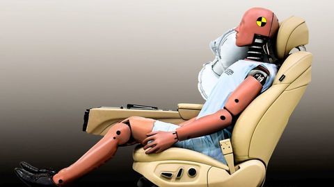 Thumb centralny bocny airbag medzi prednymi sedadlami.hyundai novy typ airbagu autozurnal.com 3
