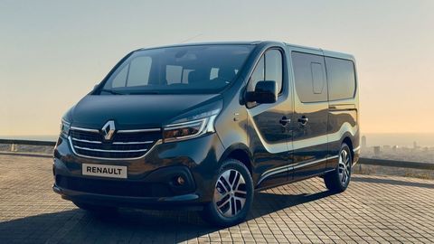 Thumb renault trafic spaceclass overview 005.jpg.ximg.l full m.smart