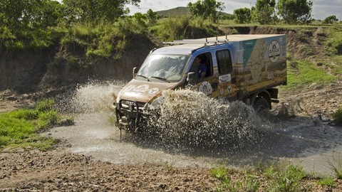Thumb 80451 large daily4africa druha misia vozidiel iveco daily 4x4