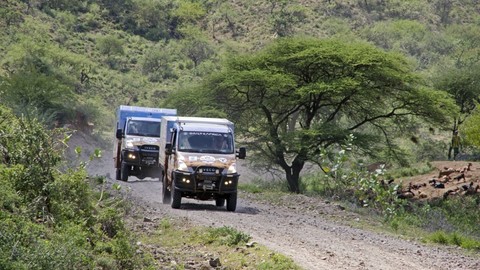 Thumb 80450 large daily4africa druha misia vozidiel iveco daily 4x4
