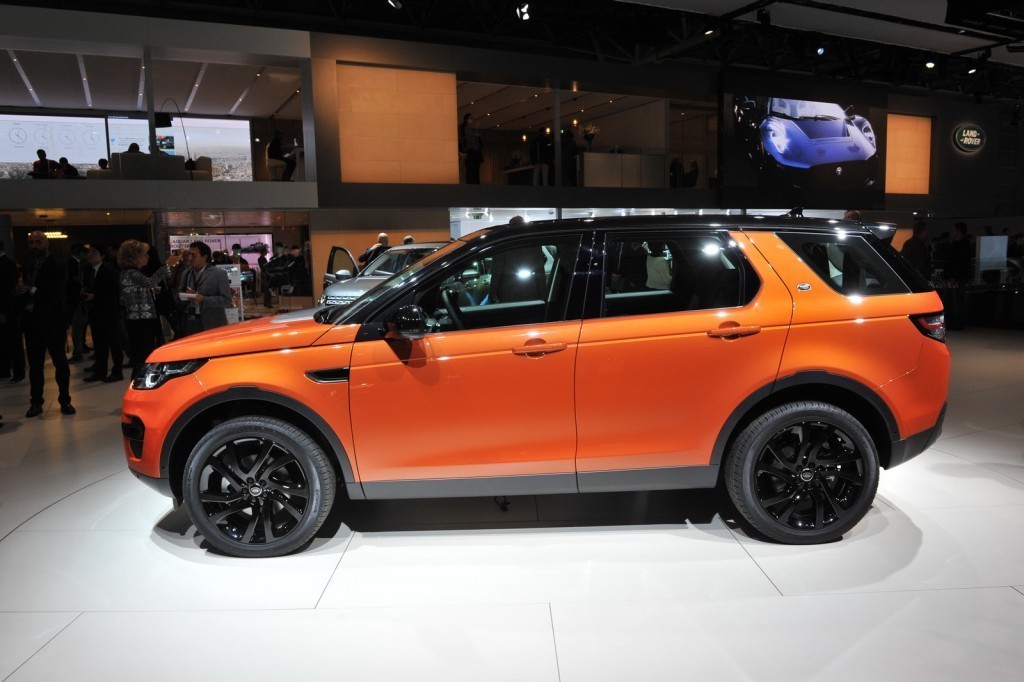 Content 80428 large motoring mercedes triedy v land rover discovery sport a mini sd