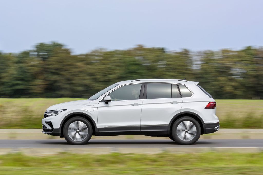 JAZDA Volkswagen Tiguan eHybrid/Tiguan R Každý z iného