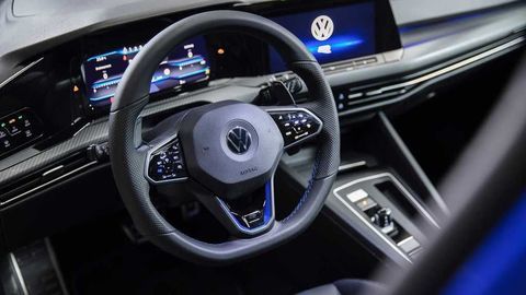 Thumb 2022 volkswagen golf r interior  1 