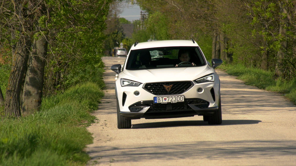Content cupra formentor x2 sk test 2021 1080p h264.00 19 00 07.still714