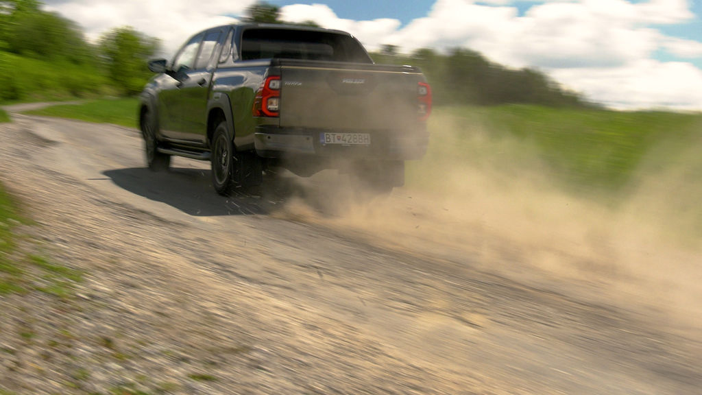 Content toyota hilux sk test 2021 1080p h264.00 28 10 19.still784