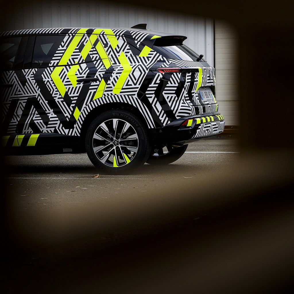 Content renault austral camouflaged prototype teaser 6