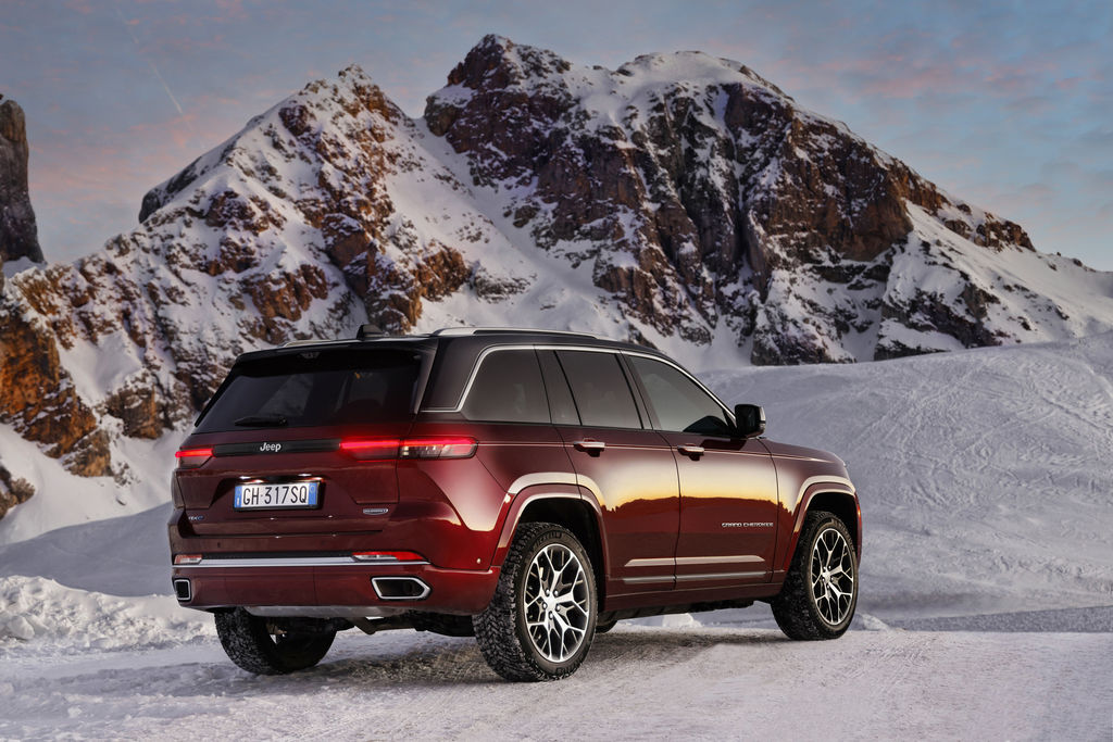 Content jeep grand cherokee summit reserve 4xe 39