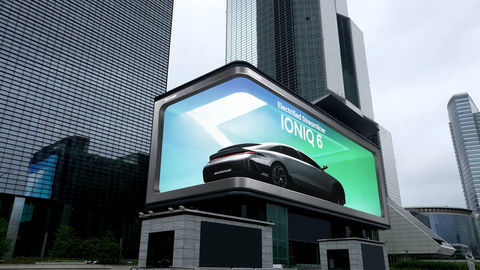 Thumb hyundai ioniq 6 design unveil billboard 03