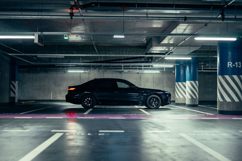 Content p90490487 highres new bmw i7 xdrive60 