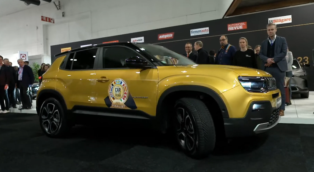 Content car of the year 2023 jeep avenger