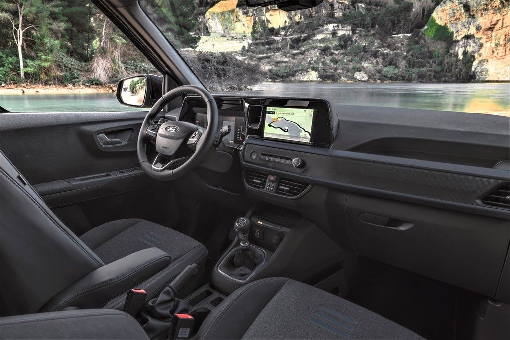 Content 2023 ford tourneo courier active 11 interior