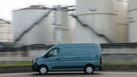 Thumb new renault master e tech electric  10 