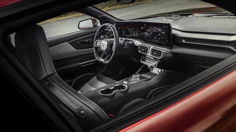 Thumb 2025 ford mustang gtd interior 01 low