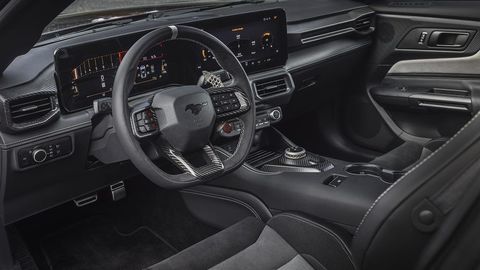 Thumb 2025 ford mustang gtd interior 09 low