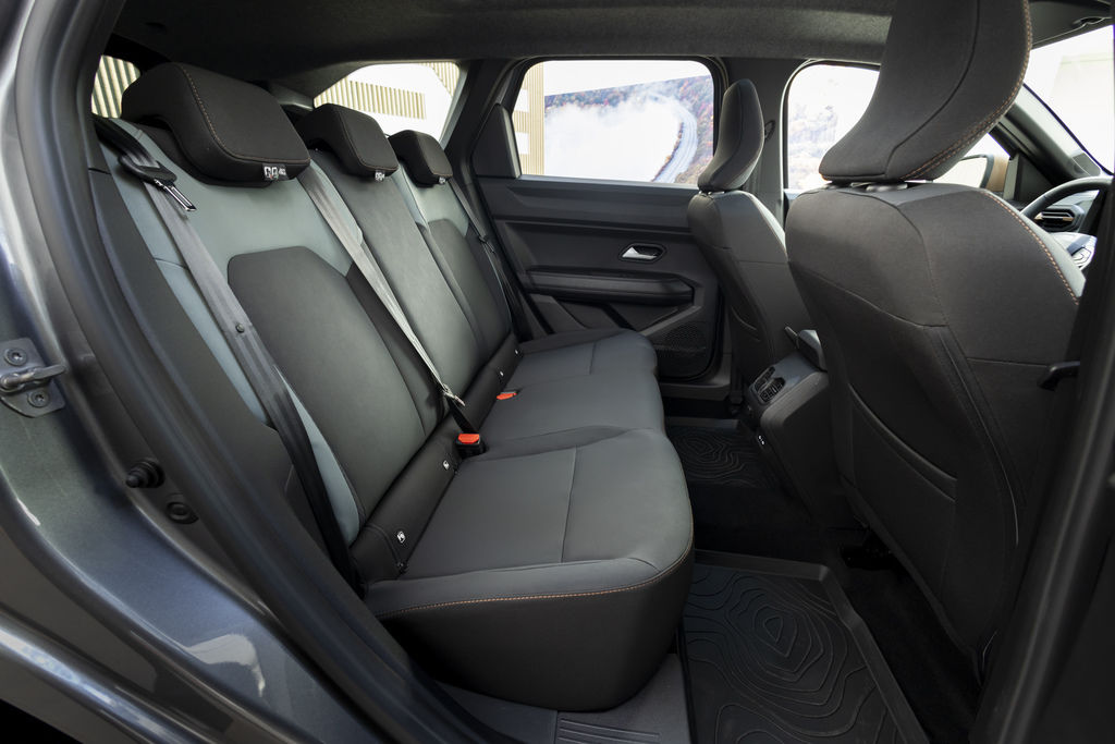 Content all new dacia bigster tce 130 4 215 4 extreme schiste grey