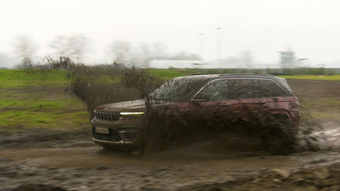 Thumb jeep grand cherokee sk test 2024 4k.00 09 48 10.still225