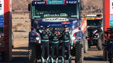 Thumb iveco team