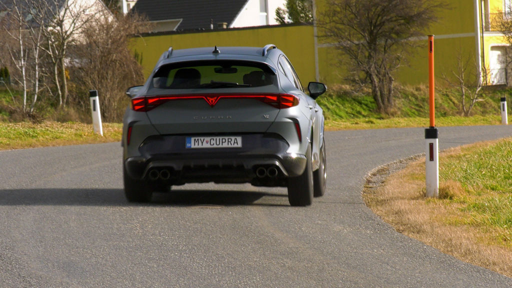 Content cupra formentor sk test 2024 4k.00 14 31 00.still268