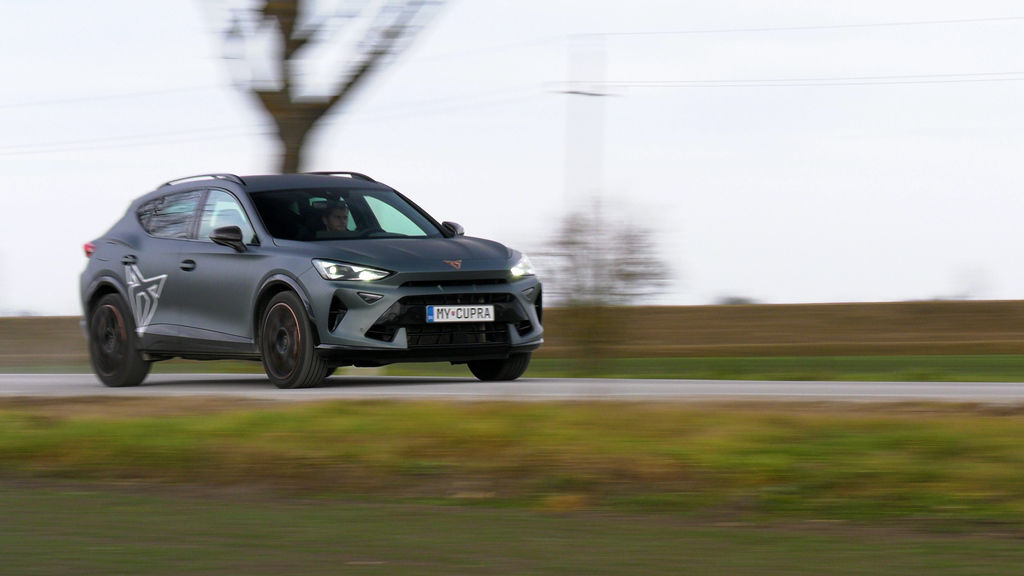 Content cupra formentor sk test 2024 4k.00 23 32 23.still273