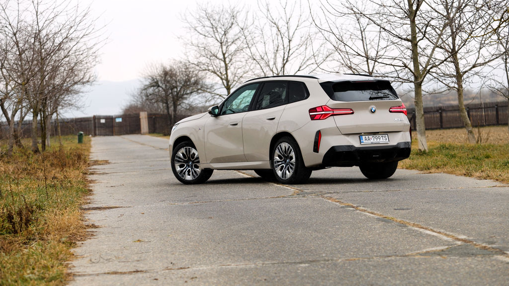 Content bmw x3 sk test 2024 4k.00 12 31 04.still292