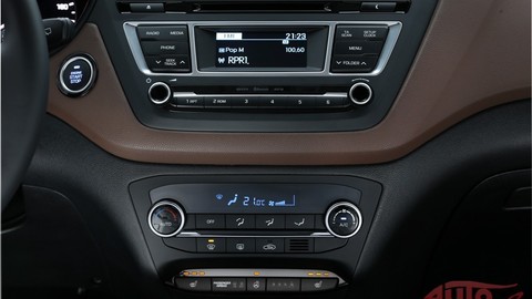 Thumb 74211 large new generation i20 interior 09