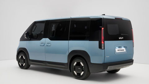 Thumb kia pv5 passenger frost blue ext studio static highres 003