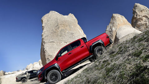 Thumb 2025 hilux gr sport ll red dynamic 041