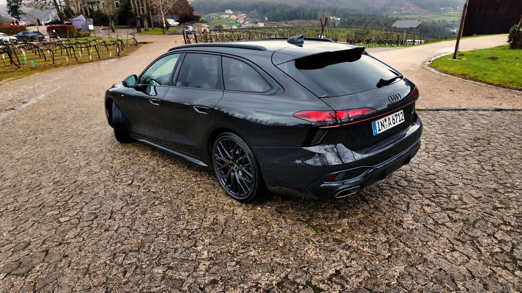 Content audi a6 prva jazda 2025 4k.00 01 29 15.still321