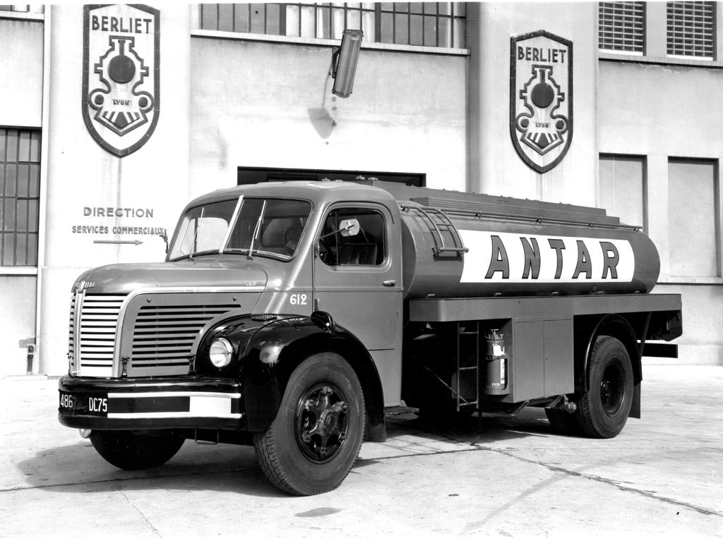 Content 3 mili nte vozidlo renault trucks berliet glr8 1952 copy