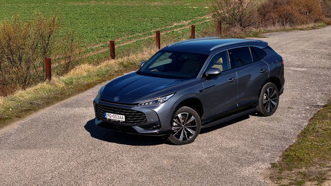 Thumb mg hs phev sk test 2025 4k.00 21 41 07.still320