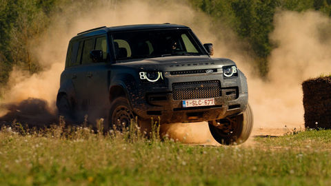 Thumb land rover defender octa prva jazda 2025 4k.00 00 51 18.still326
