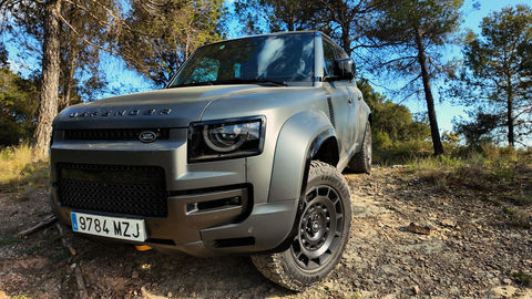 Thumb land rover defender octa prva jazda 2025 4k.00 01 52 21.still328