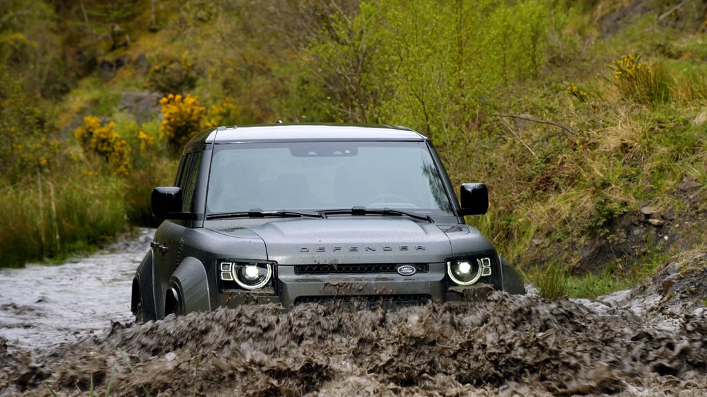 Content land rover defender octa prva jazda 2025 4k.00 02 47 13.still329