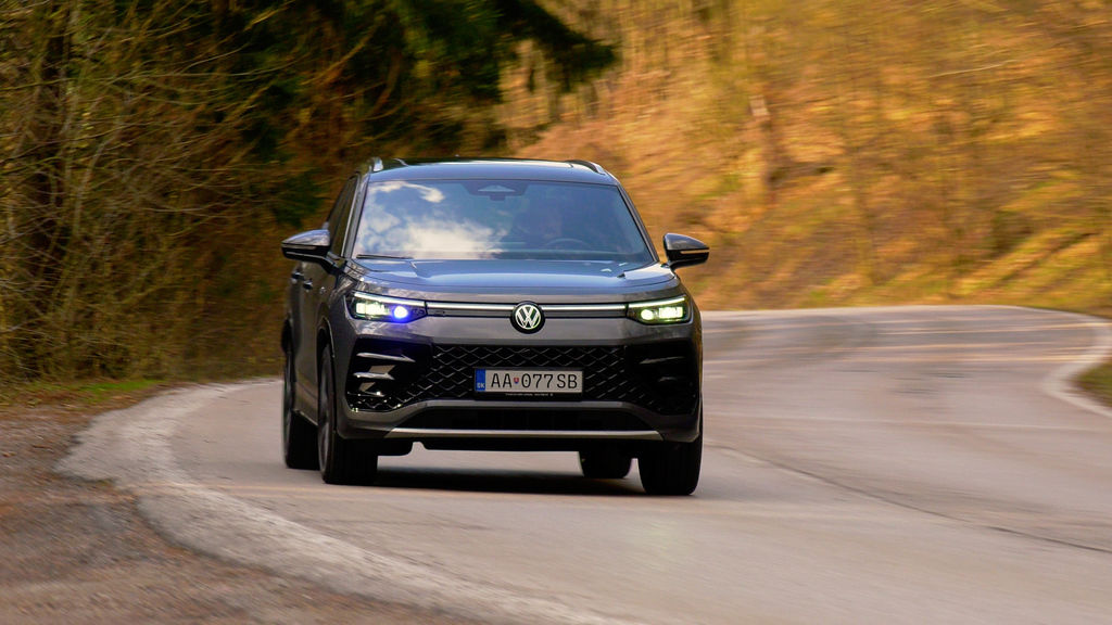 Content vw tayron vs tiguan sk test 2025 4k.00 26 59 17.still338