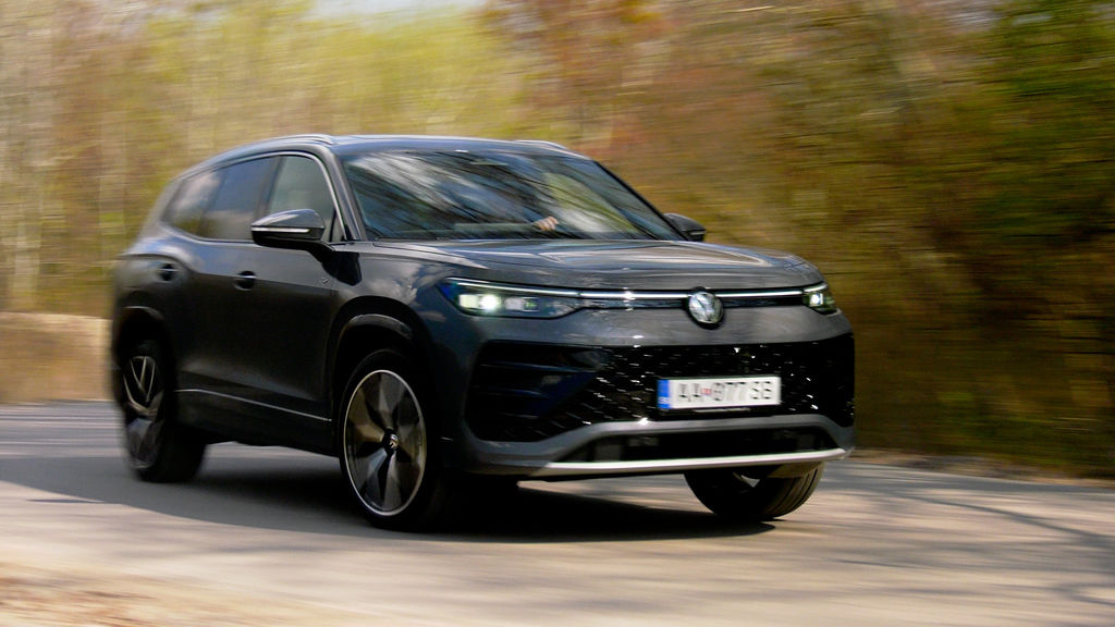 Content vw tayron vs tiguan sk test 2025 4k.00 28 55 05.still342