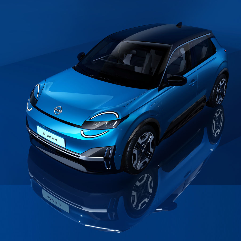 Content 4 front view low in gear blue color