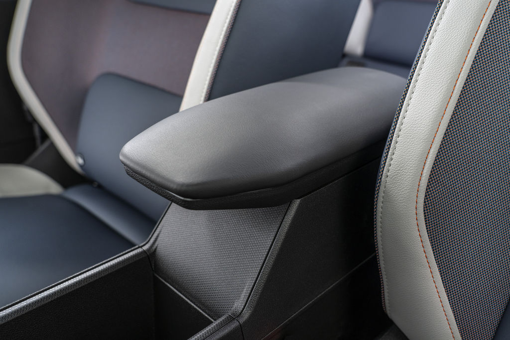 Content detailed view of front seat materials and center storage console