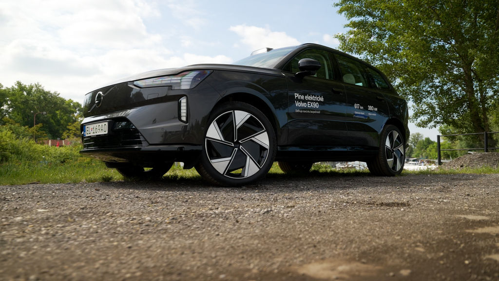 Content volvo ex90 sk test 2025 4k.00 25 25 08.still375