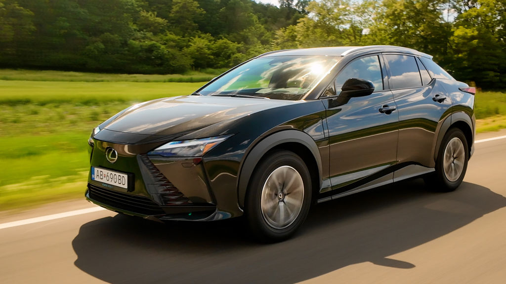 Content lexus rz300e sk test 2025 4k.00 11 05 04.still371