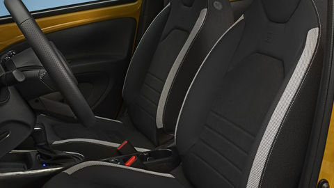 Thumb 2025 aygo x gr sport interior 001