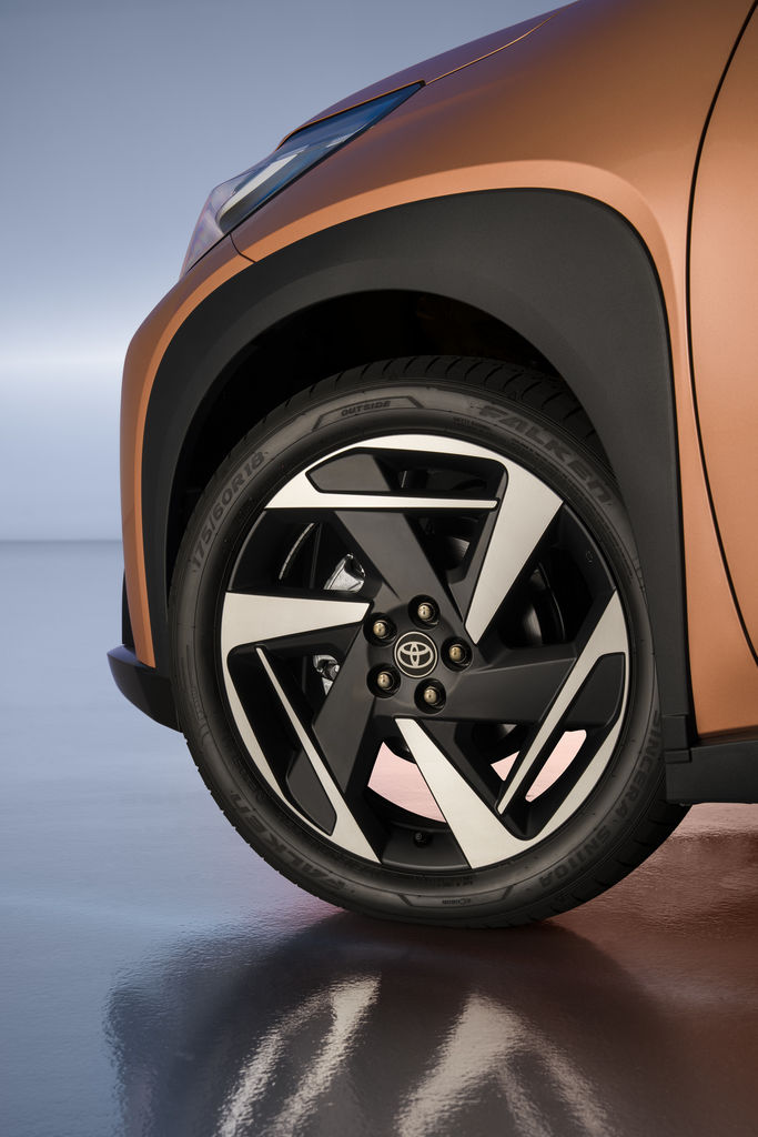 Content 2025 aygo x high grade exterior 001