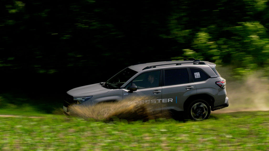 Content subaru forester sk test 2025 4k.00 27 50 09.still357
