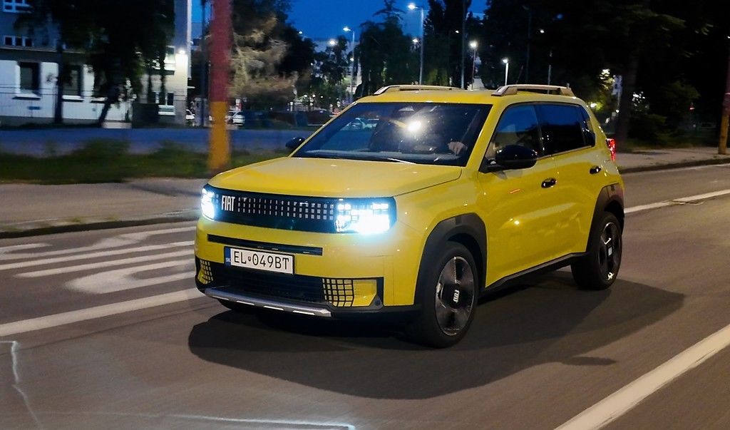Content fiat panda ev sk test 2025 4k.00 25 10 00.still367