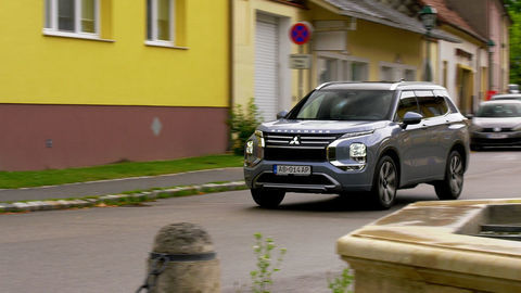 Thumb mitsubishi outlander phev sk test 2025 4k.00 04 05 23.still363