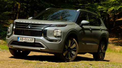 Thumb mitsubishi outlander phev sk test 2025 4k.00 14 23 11.still368