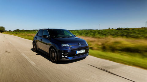 Thumb renault r5 sk test 2025 4k.00 26 49 12.still383