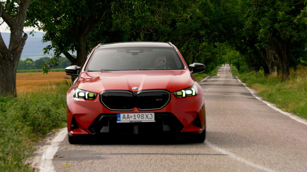 Content bmw m5 touring sk test 2025 4k.00 13 14 12.still380