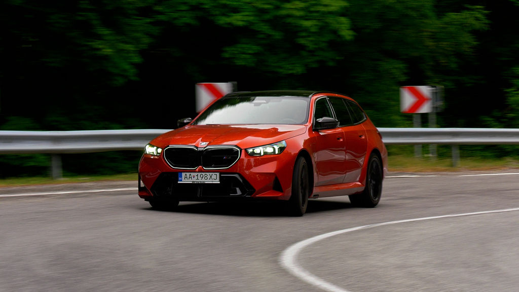 Content bmw m5 touring sk test 2025 4k.00 34 47 22.still385